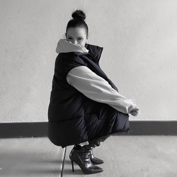 Meet your Posher, Mariah - Picture 1 of 1